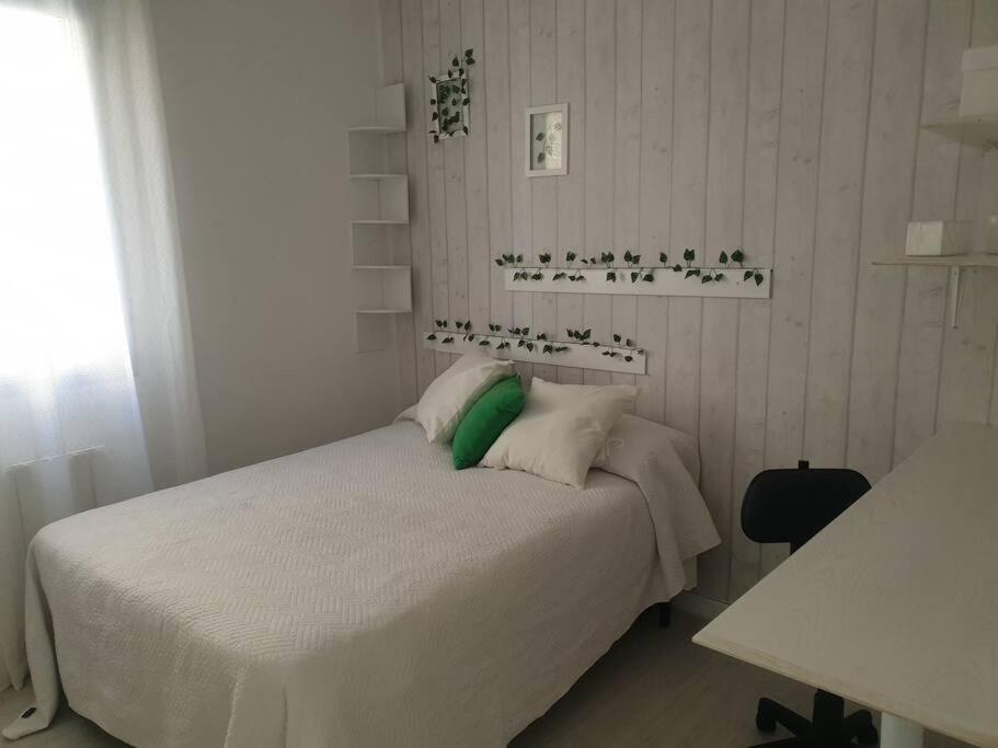 Apartamento Eguzkilore. Logrono Bagian luar foto